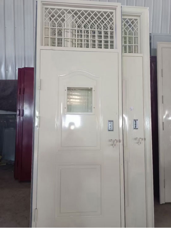 天峻学校教室门