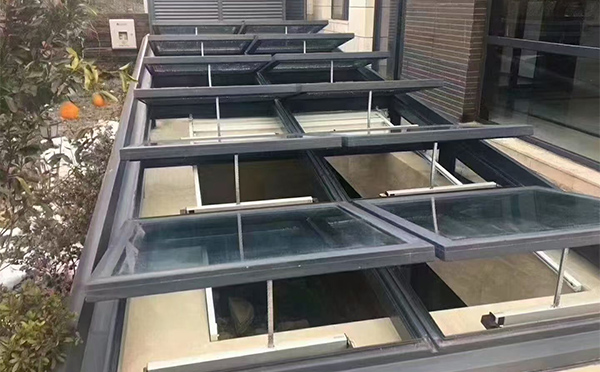 某轨道交通车辆维修车间天峻排烟窗应用