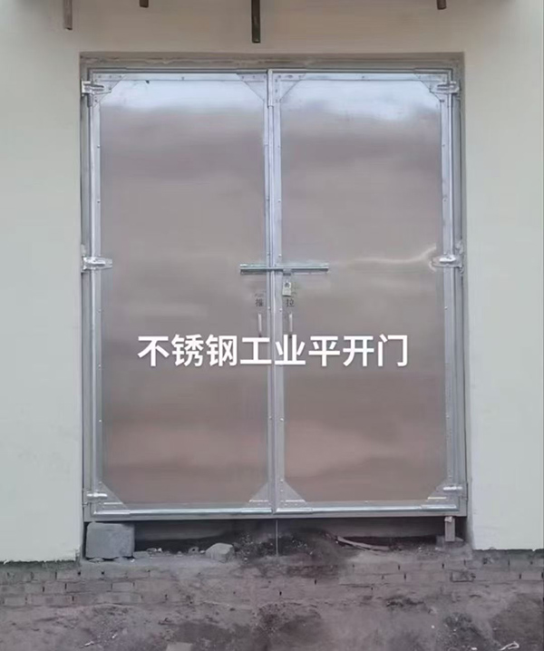 不锈钢天峻工业平开门在现代工业场景中的应用实践